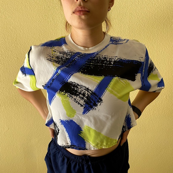 Forever 21 Tops - Graphic cropped t-shirt top.